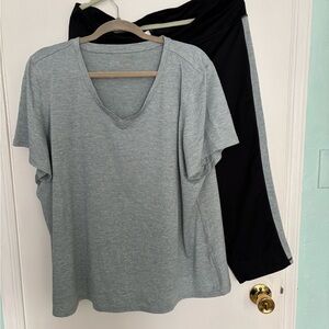 3 pieces. T shirt, capris, and matching jacket. 3X-2X green